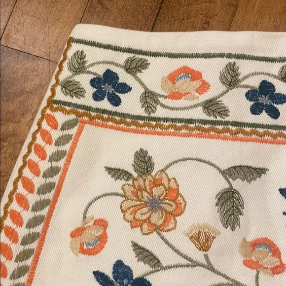 Francesca’s Mi Ami embroidered mini skirt - Picture 2 of 6